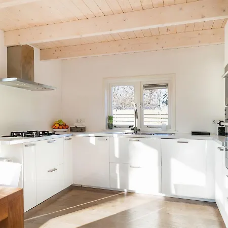 Beautiful Detached Holiday In Near The Sea Casa vacanze